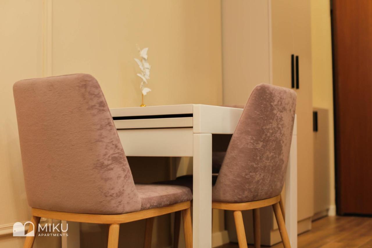 Miku Apartment - Perfect 1Bedroom At Komuna E Parisit ティラナ エクステリア 写真