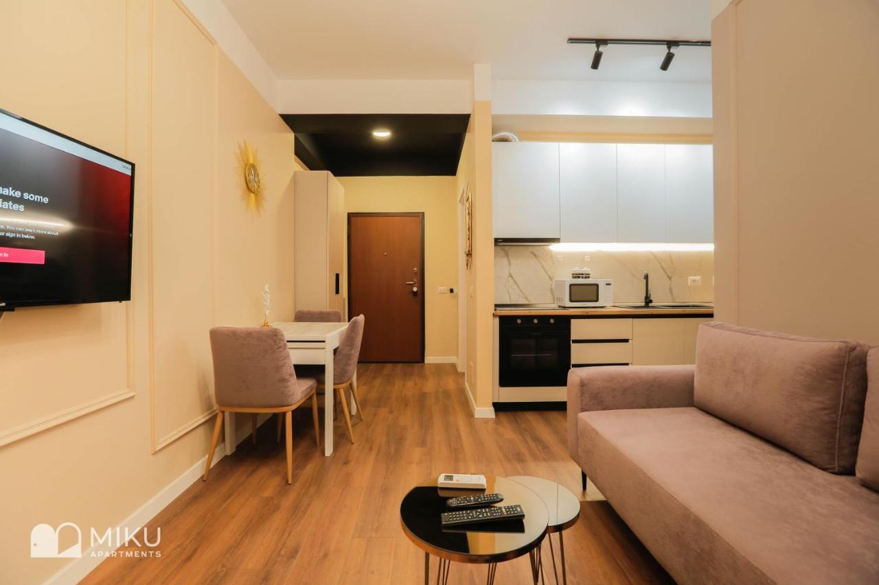 Miku Apartment - Perfect 1Bedroom At Komuna E Parisit ティラナ エクステリア 写真