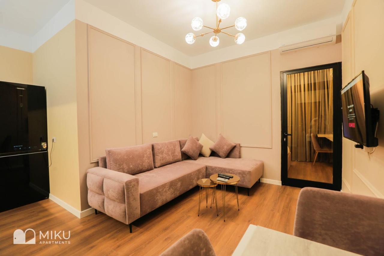 Miku Apartment - Perfect 1Bedroom At Komuna E Parisit ティラナ エクステリア 写真
