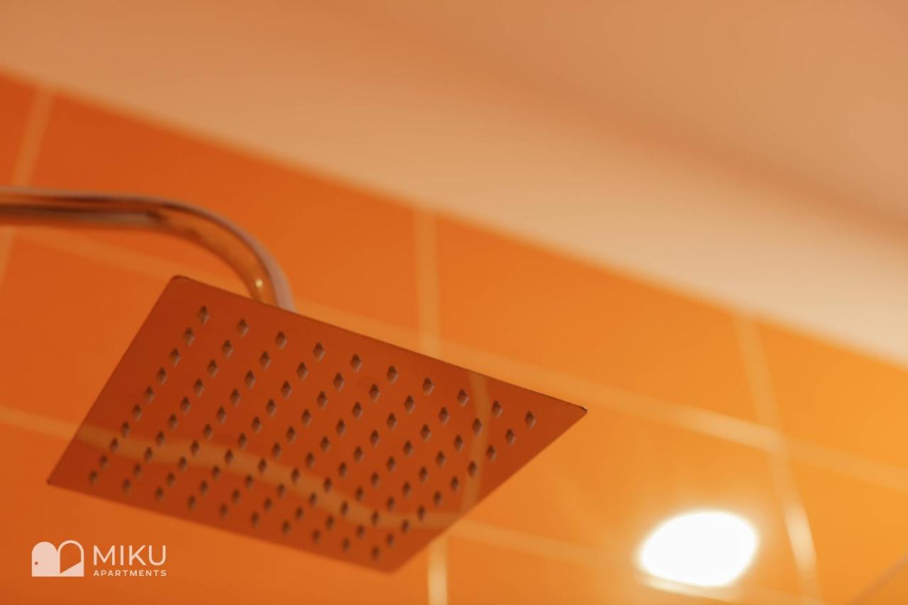 Miku Apartment - Perfect 1Bedroom At Komuna E Parisit ティラナ エクステリア 写真