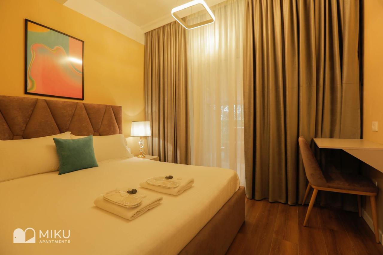 Miku Apartment - Perfect 1Bedroom At Komuna E Parisit ティラナ エクステリア 写真