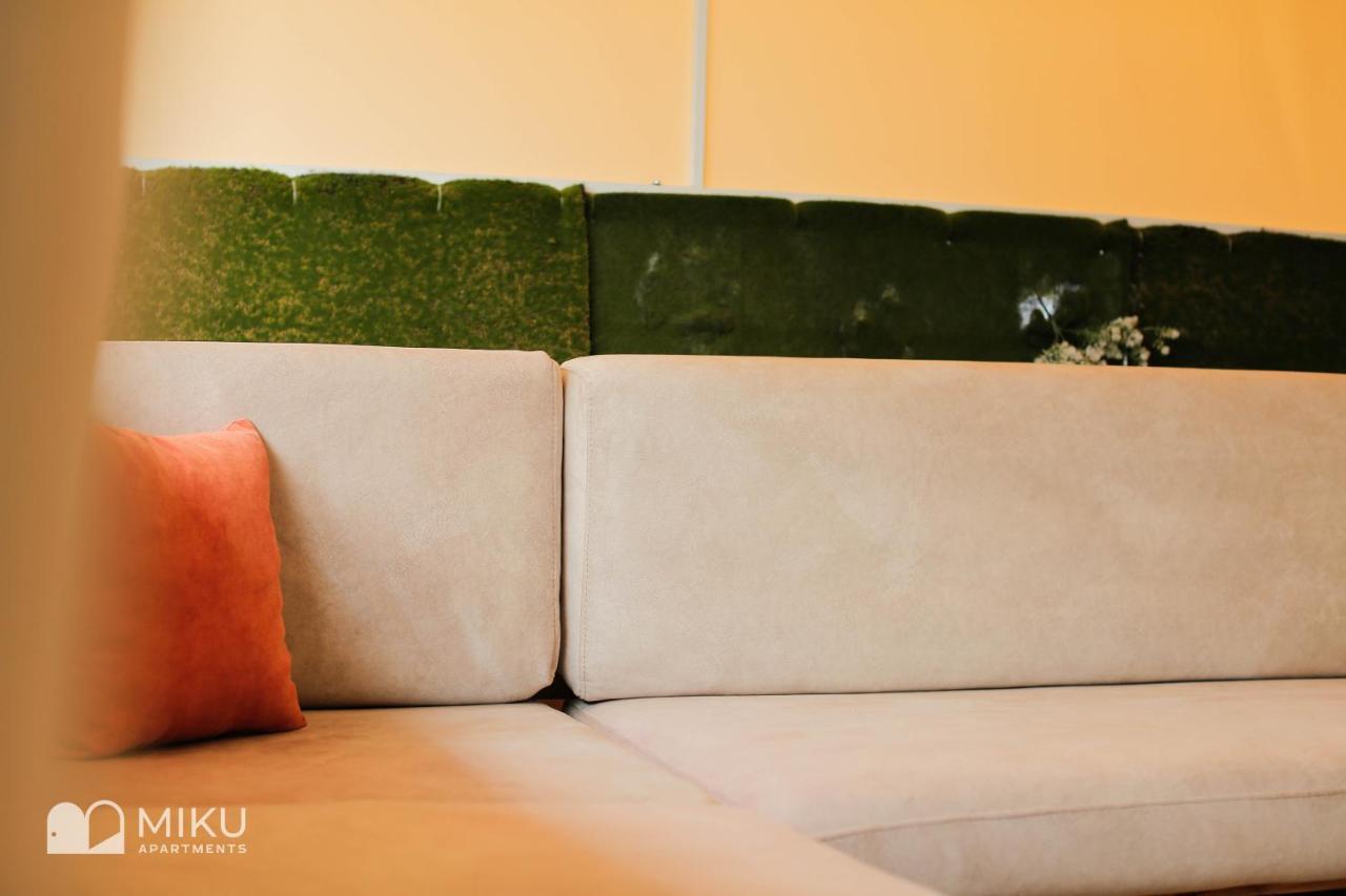 Miku Apartment - Perfect 1Bedroom At Komuna E Parisit ティラナ エクステリア 写真