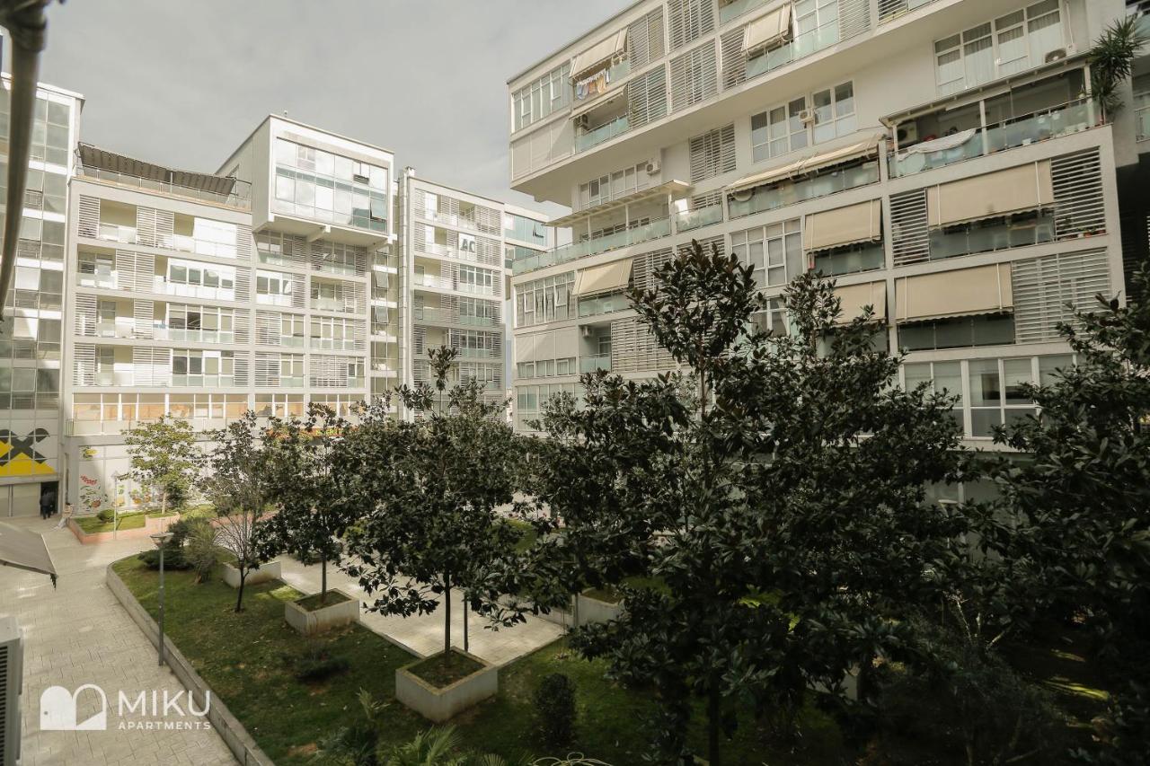 Miku Apartment - Perfect 1Bedroom At Komuna E Parisit ティラナ エクステリア 写真