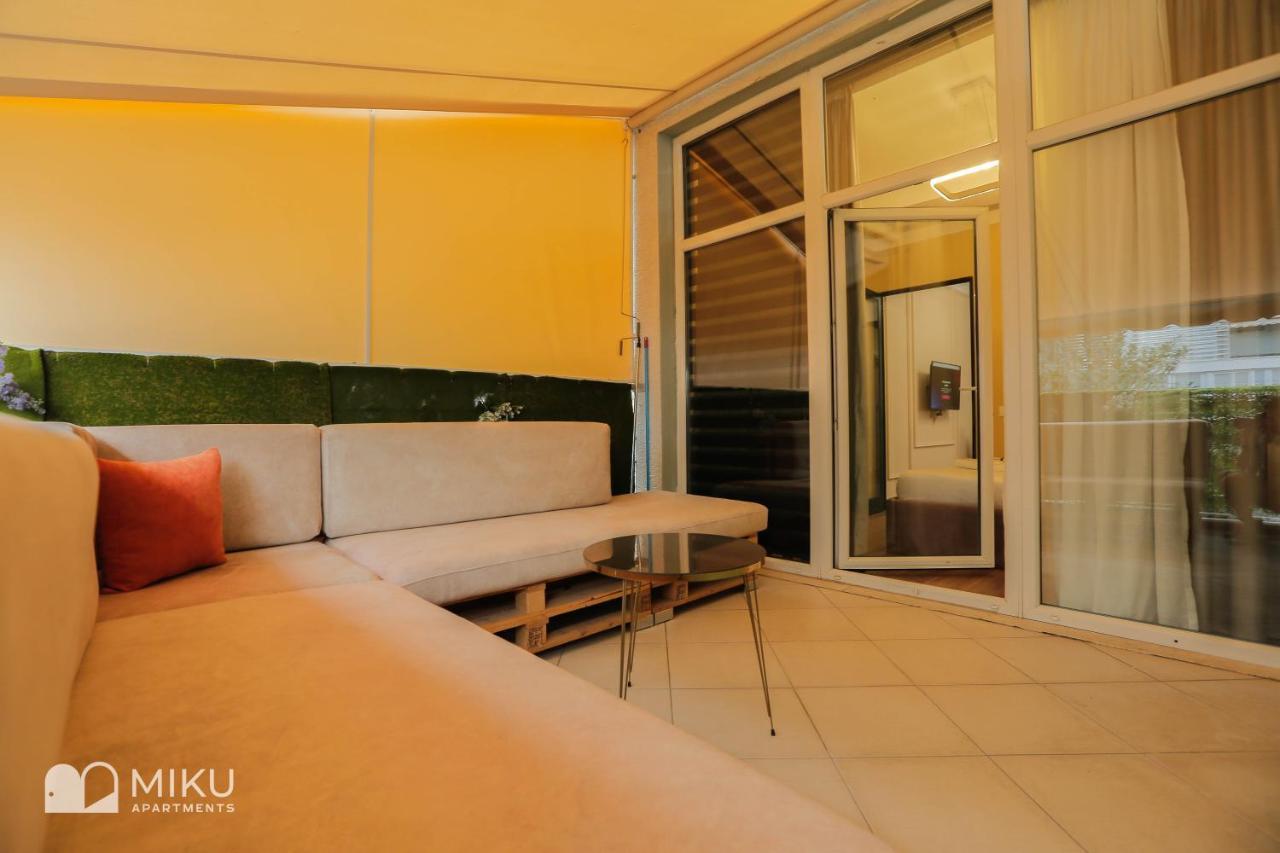 Miku Apartment - Perfect 1Bedroom At Komuna E Parisit ティラナ エクステリア 写真