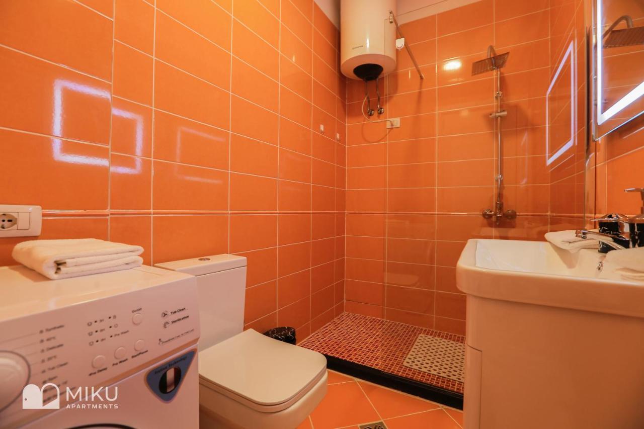 Miku Apartment - Perfect 1Bedroom At Komuna E Parisit ティラナ エクステリア 写真