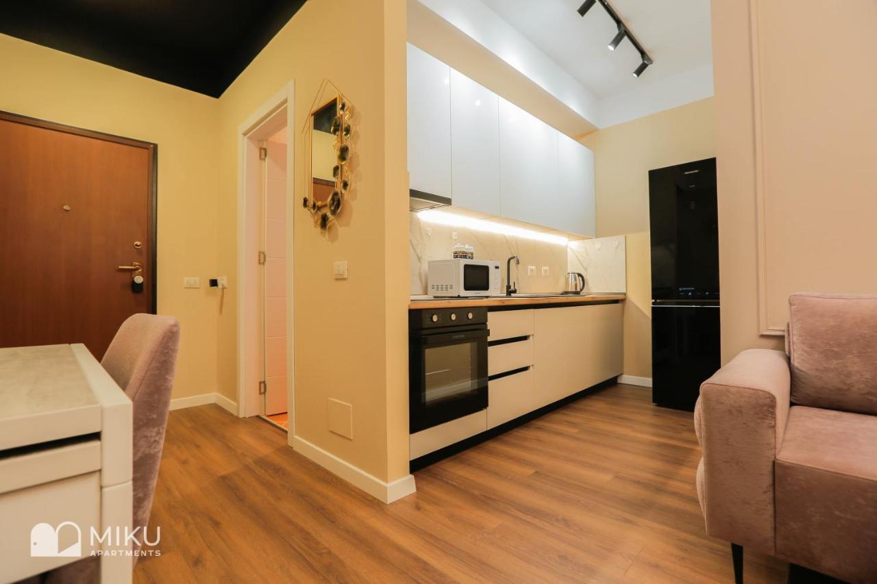 Miku Apartment - Perfect 1Bedroom At Komuna E Parisit ティラナ エクステリア 写真
